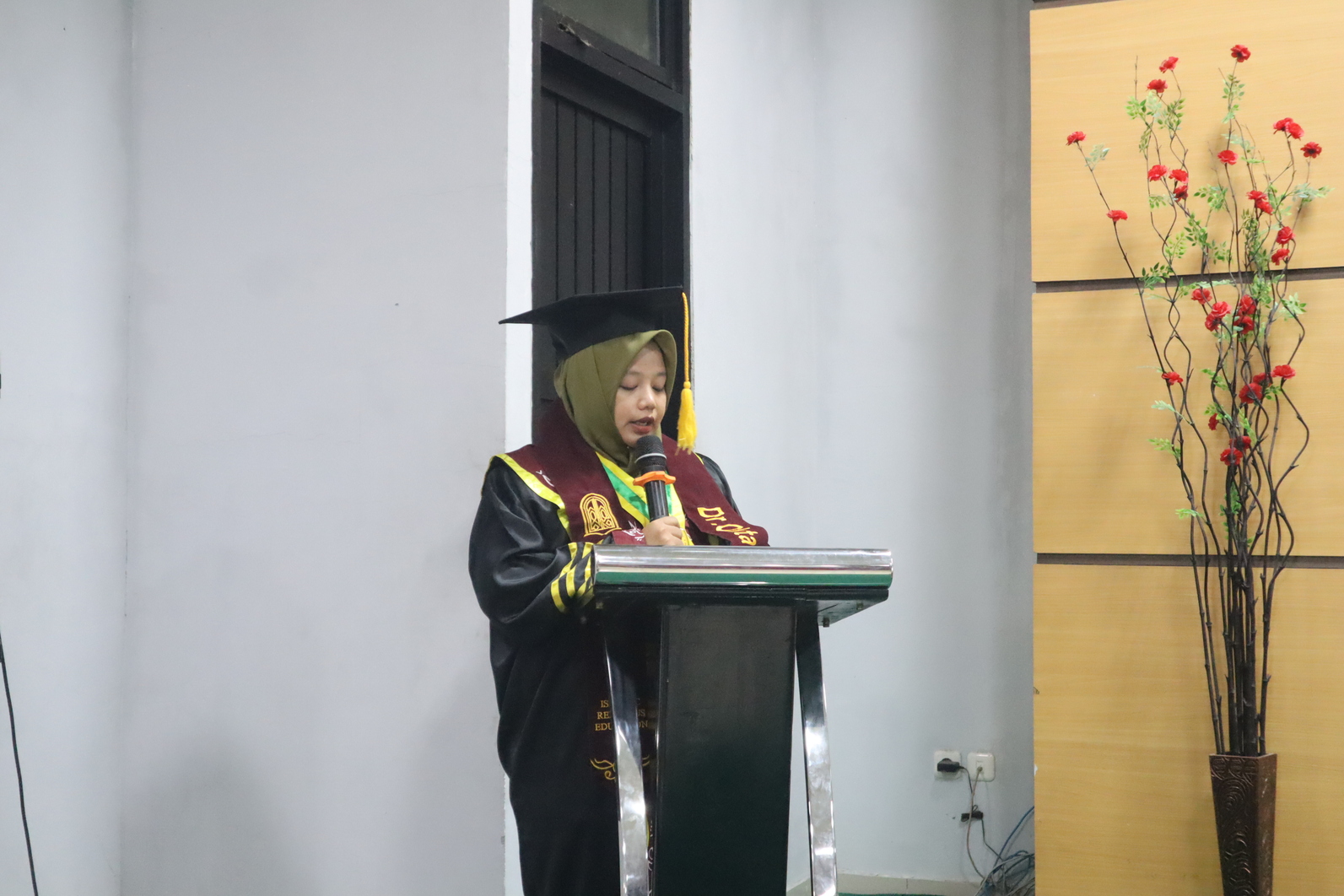 Serba serbi Ujian Terbuka Dr. Oktawini Ofiani